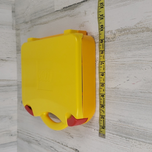 Lego carrying case with an assortment of Legos - Picture 8 of 10